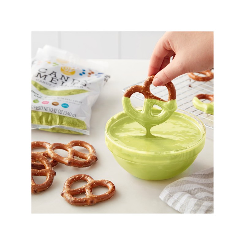 Wilton Vibrant Green Candy Melts Wilton Cake Decorating Supplies   Wilton Vibrant Green Candy Melts 